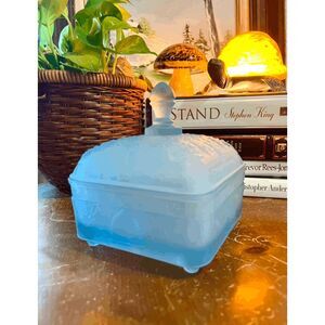 Vintage Frosted Blue Tiara Indiana Glass Honey Bee Box Lidded Dish #132 Pressed